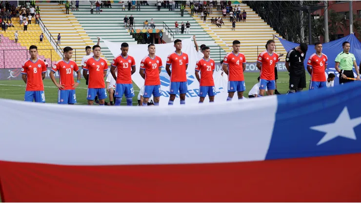 Hasta cuatro cambios habrá en el 11 titular de Chile ante Uruguay.