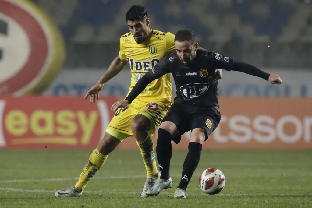 Fernando Cordero en acción por Rangers de Talca, su penúltimo club. Después jugó en Trasandino de Los Andes. (Eduardo Fortes/Photosport).