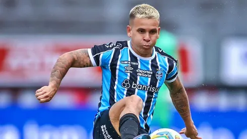 Soteldo transparentó que juega con camisetas de niño.