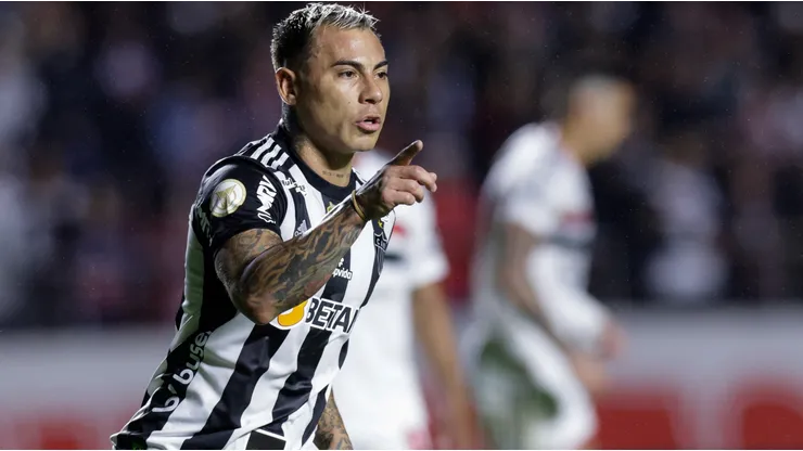Eduardo Vargas hace su regreso al fútbol con Atlético Mineiro.