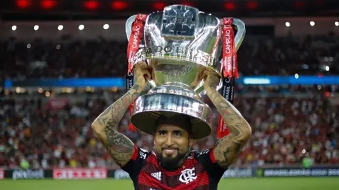 Arturo Vidal celebra la Copa de Brasil, la última que ganó en su carrera plagada de éxitos