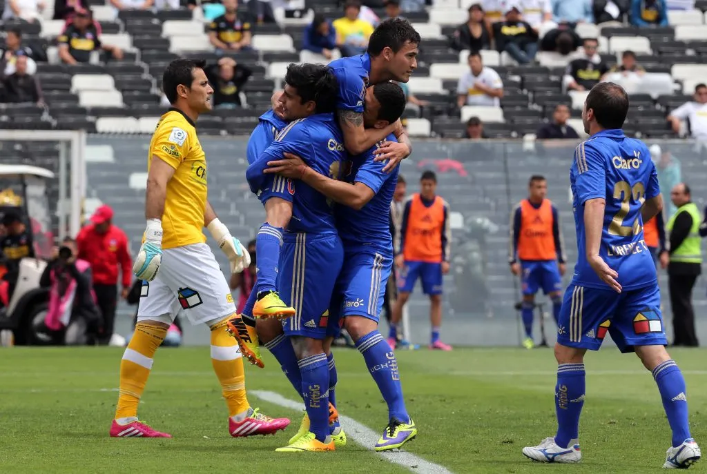 Charles celebrando un gol ante Colo Colo el 2013, año en que se fue de la U