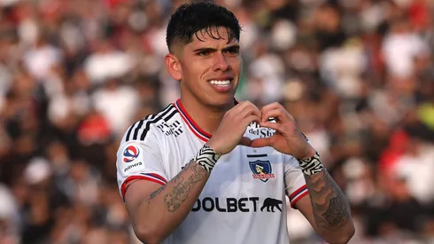 ¡Se queda! Colo Colo confirma la continuidad de Carlos Palacios.
