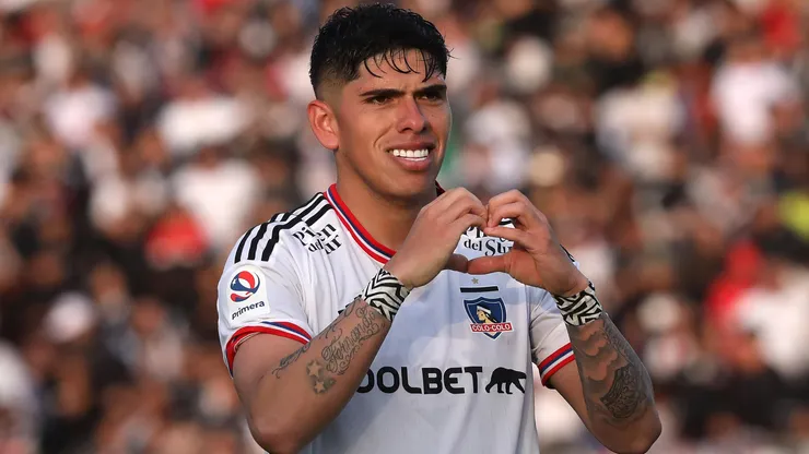 ¡Se queda! Colo Colo confirma la continuidad de Carlos Palacios.