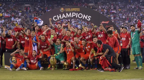 La Roja festejando la Copa Centenario