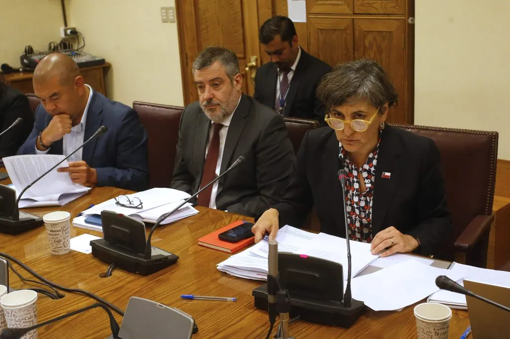 Ministra de salud Ximena Aguilera durante la Comisión de Hacienda del Senado (Aton Chile)