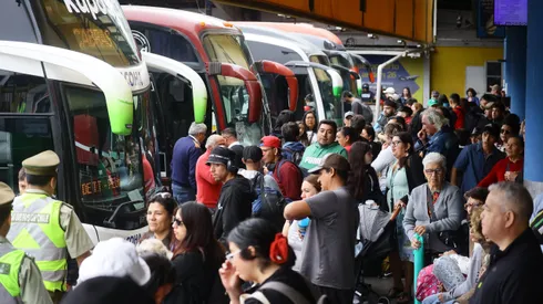 Solicitan presencia militar en terminal de buses de Santiago.