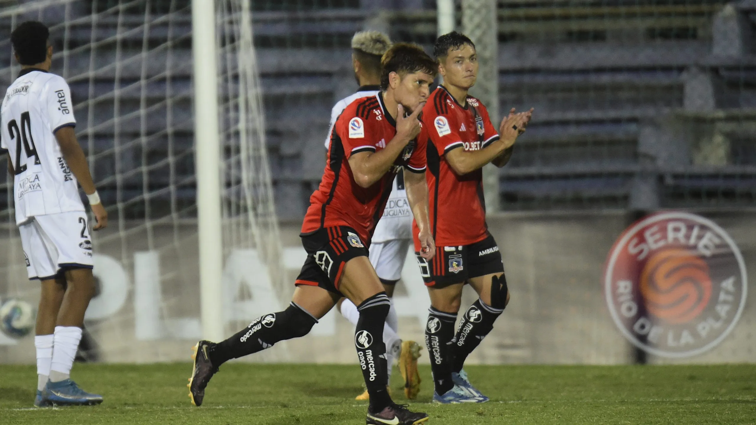 Gil habló en la llegada a Santiago | Photosport
