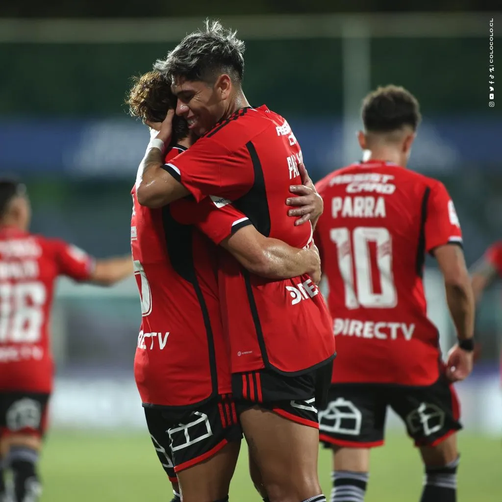 Palacios celebra en el partido ante Liverpool (Foto: Colo Colo)