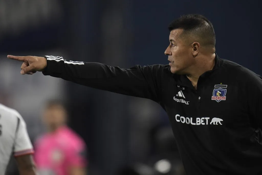 Jorge Almirón quiere cerrar invicto su pretemporada en Uruguay. Foto: Dante Fernandez/Focouy/Photosport