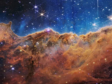 ¿Son aliens? NASA detecta inexplicable señal fuera de la galaxia