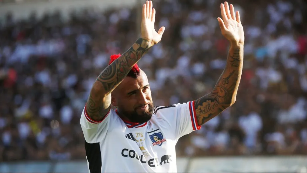 Arturo Vidal hace esfuerzos por Colo Colo.