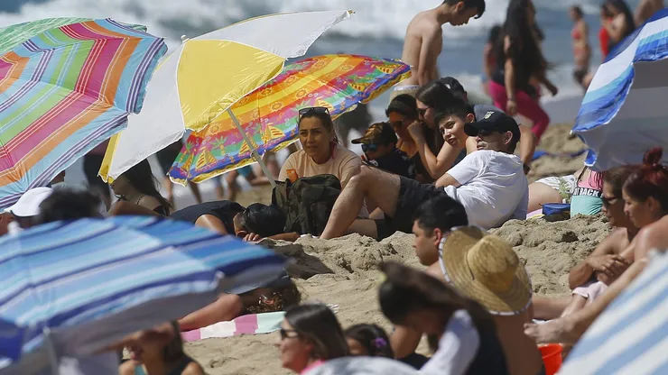 Borde costero de Viña del Mar durante el fin de semana del 13 de enero de 2024.