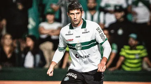 A la espera de una oferta concreta, Benjamín Kuscevic seguirá en Coritiba.