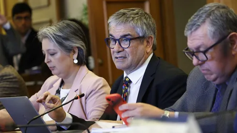 La ministra del trabajo Jeannette Jara y el ministro de hacienda Mario Marcel participan de la Comisión de Hacienda de la Cámara de Diputados en la que se discute y vota el proyecto de reforma al sistema de pensiones (19 de enero de 2024)