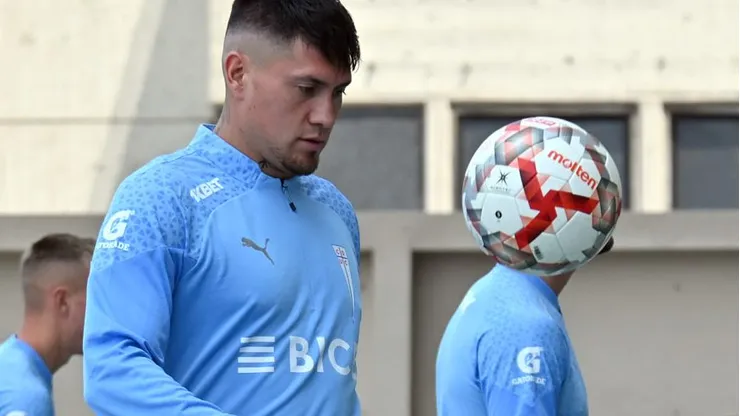 Nicolás Castillo regresó a las canchas con la UC y ha mostrado un gran nivel en las prácticas.