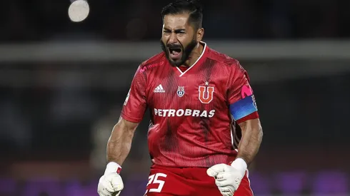 Johnny Herrera revela que en el plantel de la U hay una ardua lucha por la banda izquierda.