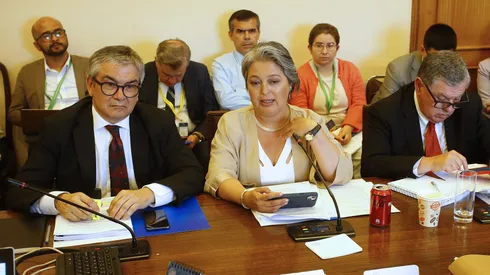 El ministro Mario Marcel y la ministra Jeannette Jara durante la Comision de Hacienda de la Camara de Diputados, que discute la Reforma Previsional (16 de enero de 2014)
