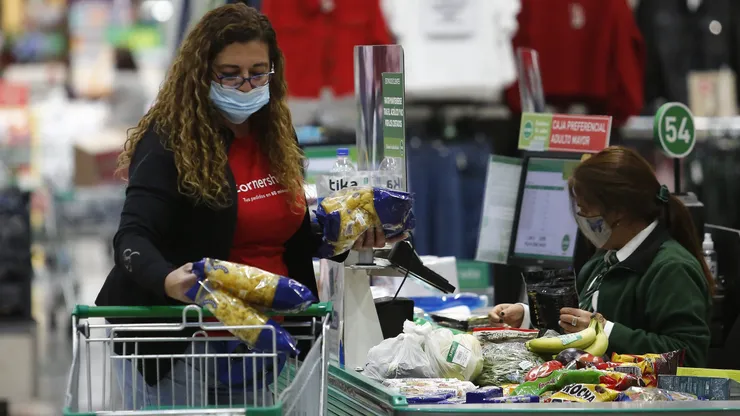 ¿Se debe postular o renovar a la Tarjeta Junaeb 2024?