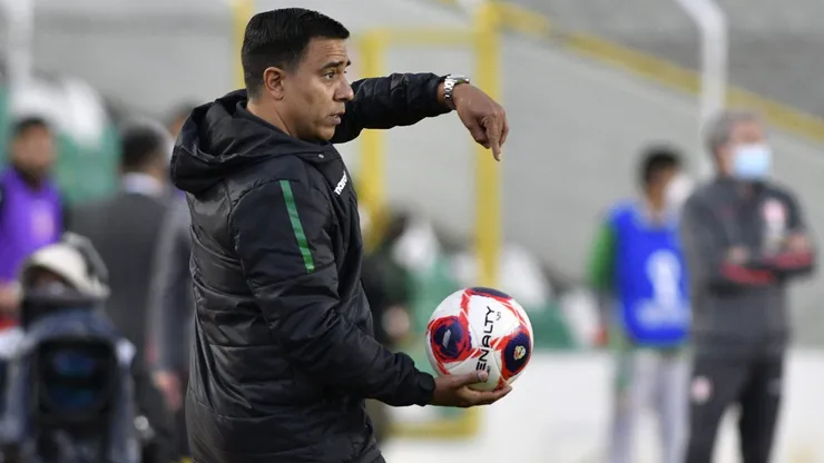 César Farías es uno de los candidatos de la Roja