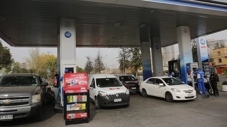 Baja el precio de los combustibles