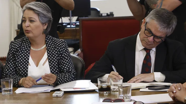 Santiago, 15 de enero de 2024 La ministra del trabajo, Jeanette Jara, junto a su par de Hacienda , Mario Marcel; encabezan reunion por reforma. Alas pensiones. Dragomir Yankovic/Aton Chile