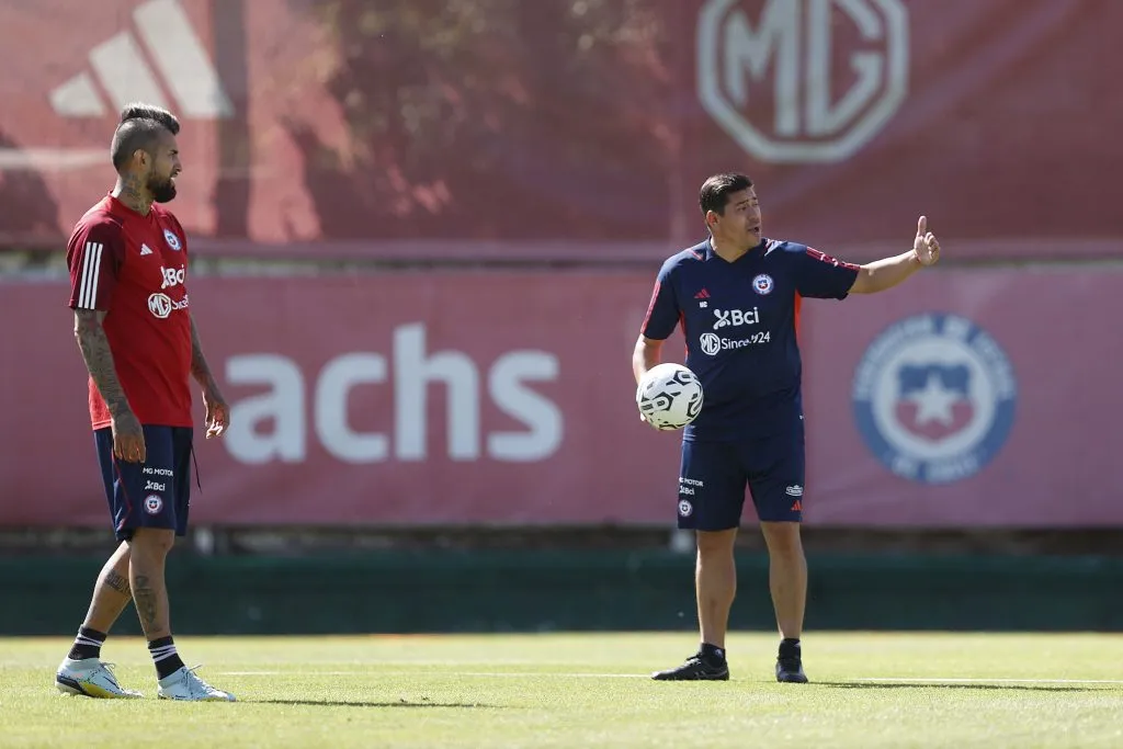 Arturo Vidal tuvo varios entrenamientos con la Roja Sub 23 de Nicolás Córdova. ¿Se vendrá ahora su vuelta a Colo Colo? | Foto: ANFP.

