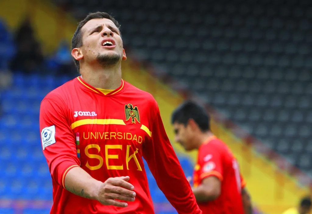 Emiliano Vecchio no tendrá un segundo ciclo en la Unión Española. (Dragomir Yankovic/Photosport).