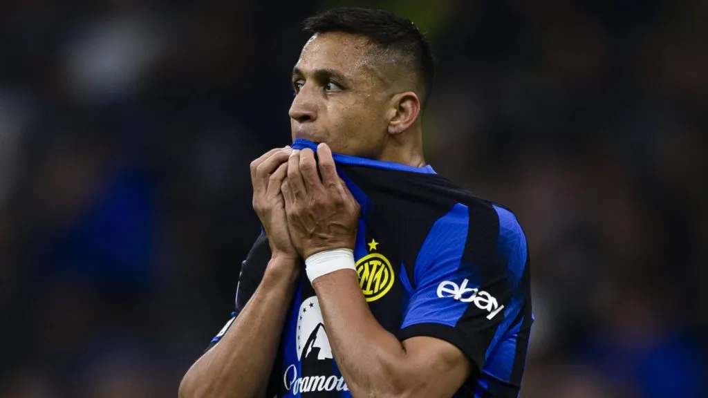 Alexis Sánchez se ha tenido que quedar en silencio ante los pocos minutos por una promesa con Simone Inzaghi. Foto: IMAGO.