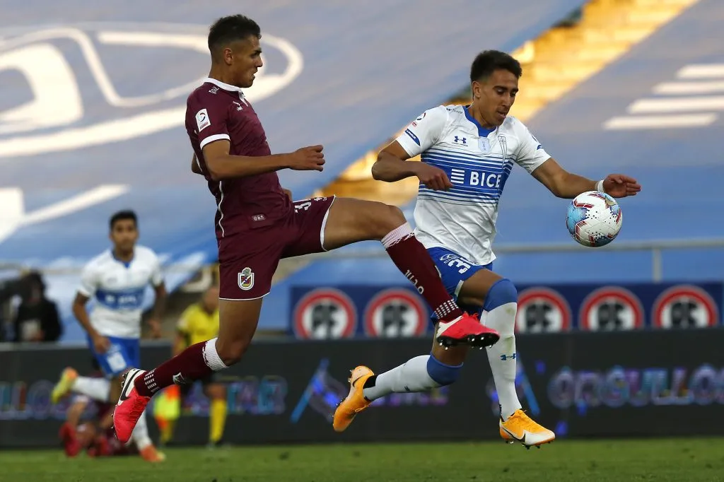 Fasson en un duelo ante Diego Valencia. (Marcelo Hernández/Aton Chile).