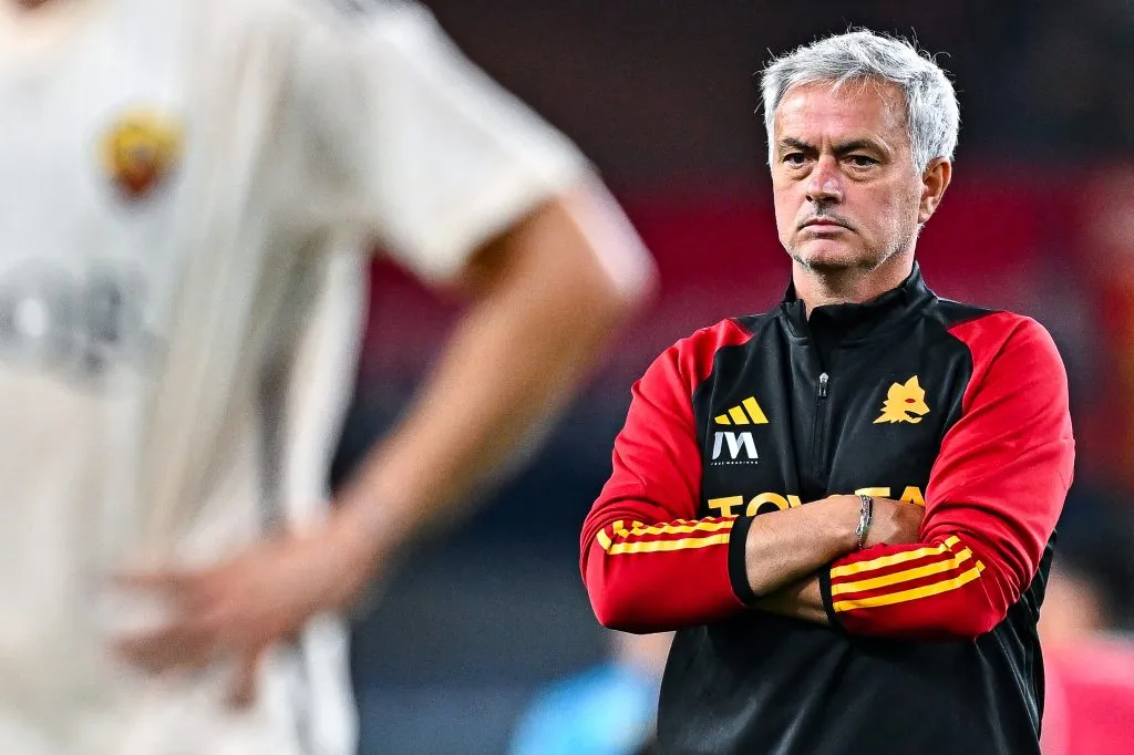 José Mourinho venía acumulando varias derrotas en el torneo italiano. Además, quedó eliminado de la Copa Italia tras caer en cuartos de final ante Lazio, su clásico rival. | Foto: Getty Images.