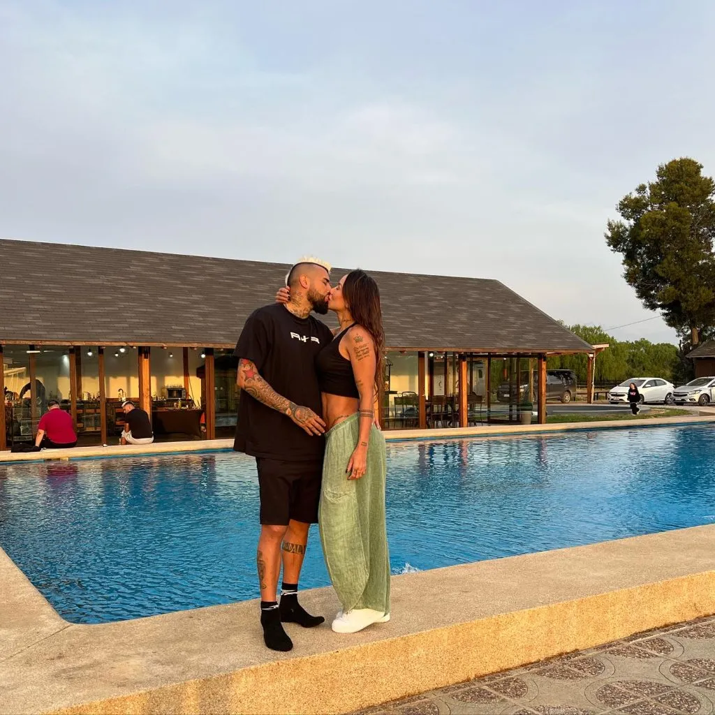 Arturo Vidal y Sonia Isaza llevan juntos alrededor de cinco años, desde su primera imagen a principios del 2019. | Foto: Instagram kingarturo23oficial