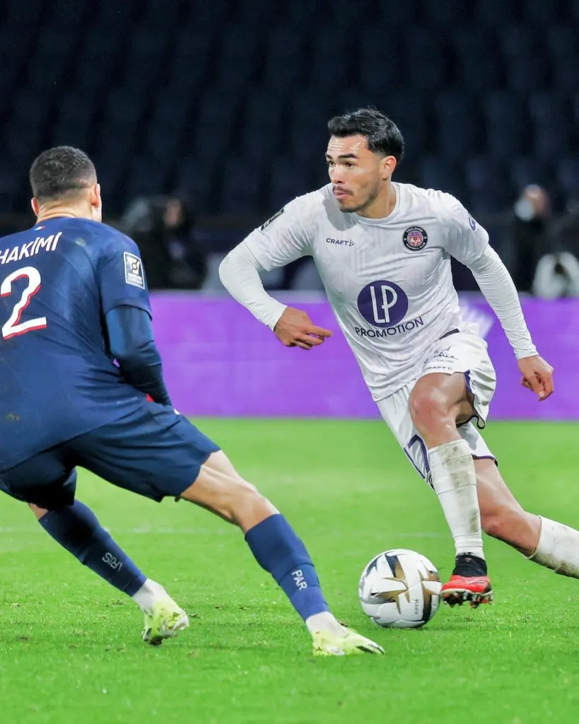 Gabriel Suazo ha exhibido desde hace varias semanas su pelo nuevo. | Foto: Toulouse FC