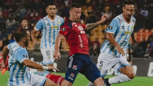 El delantero argentino llega desde el fútbol colombiano.