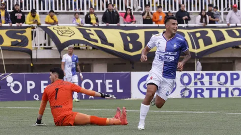 Contreras convirtiéndole a San Luis, en la Primera B