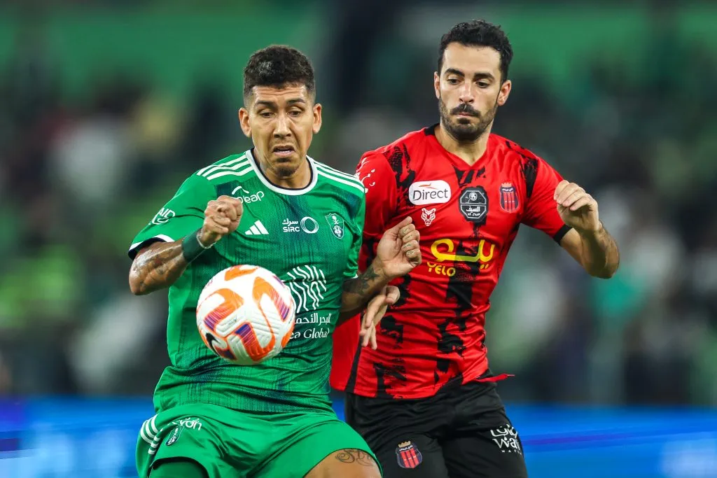 El brasileño Firmino lleva ocho partidos sin ser titular en Arabia Saudita. | Foto: Getty Images.