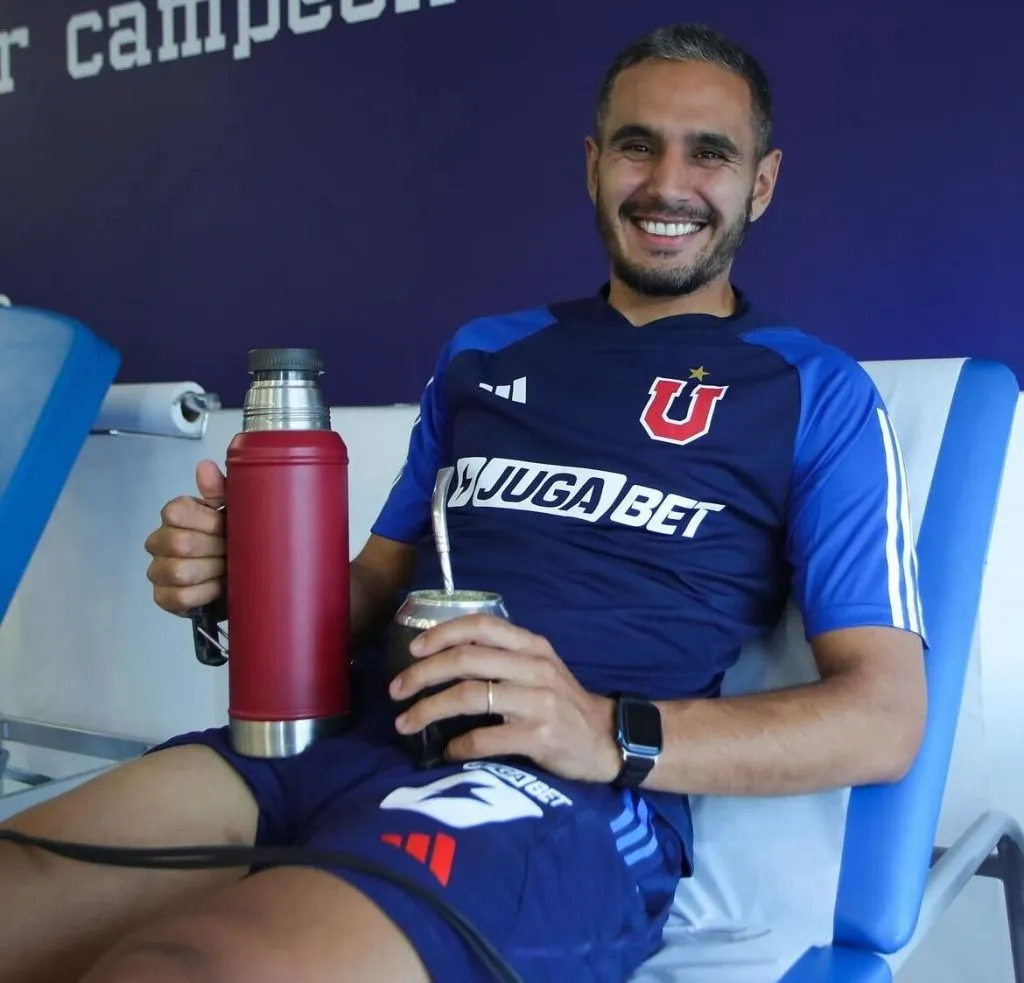 Federico Mateos en el área de kinesiología del club. Foto: U. de Chile