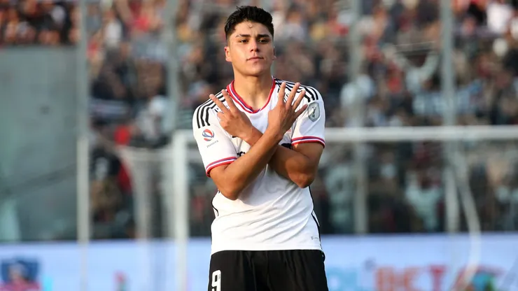 Damián Pizarro estará seis meses más en Colo Colo.
