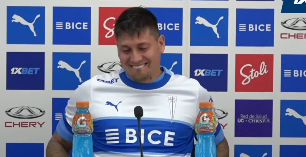 Nicolás Castillo lucha por contener la emoción. (Captura YouTube Cruzados).