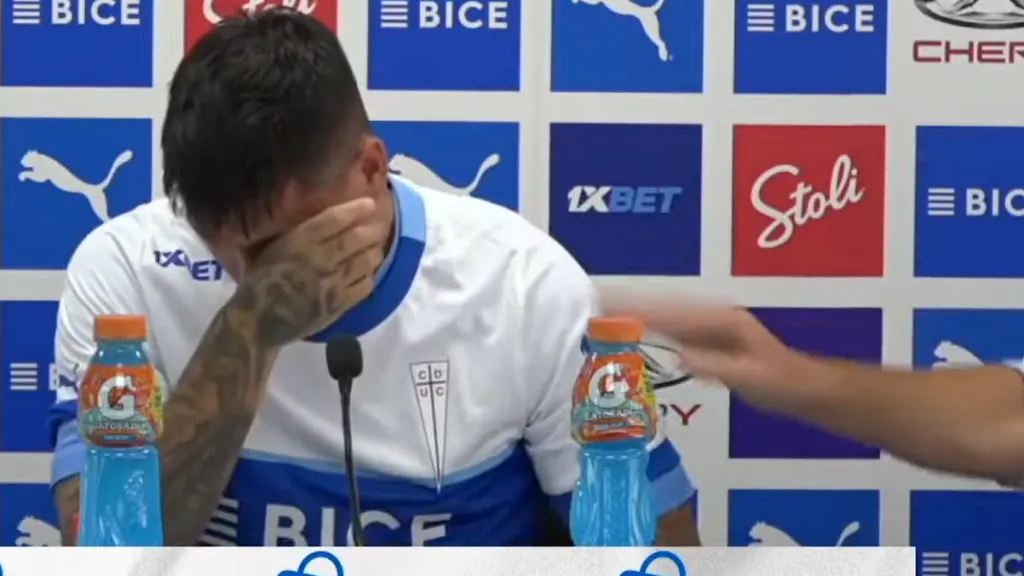 Nicolás Castillo vivió una emoción muy fuerte en su presentación como refuerzo de la Católica.