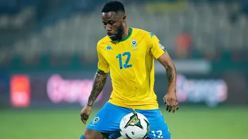 Guélor Kanga Kaku, jugador de Estrella Roja, provoca escándalo previo a Copa de África.