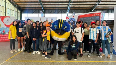 Fiu sigue brillando entre los niños y los deportes.