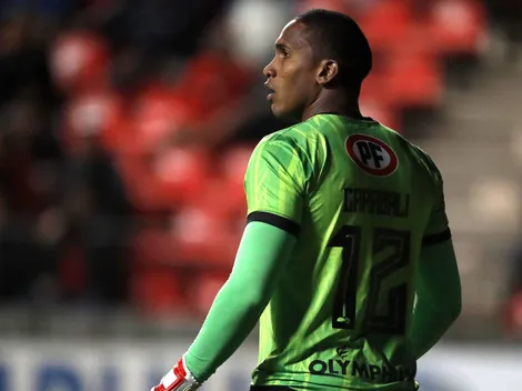 ¿Omar Carabalí se queda en Colo Colo?