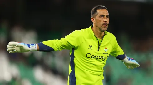 Bravo volvió a entrenar con el Betis