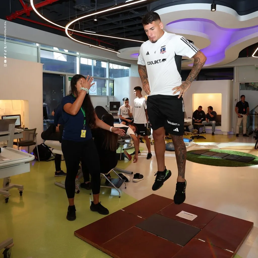 Alan Saldivia realizando los primeros trabajos del 2024. | Foto: Colo Colo.