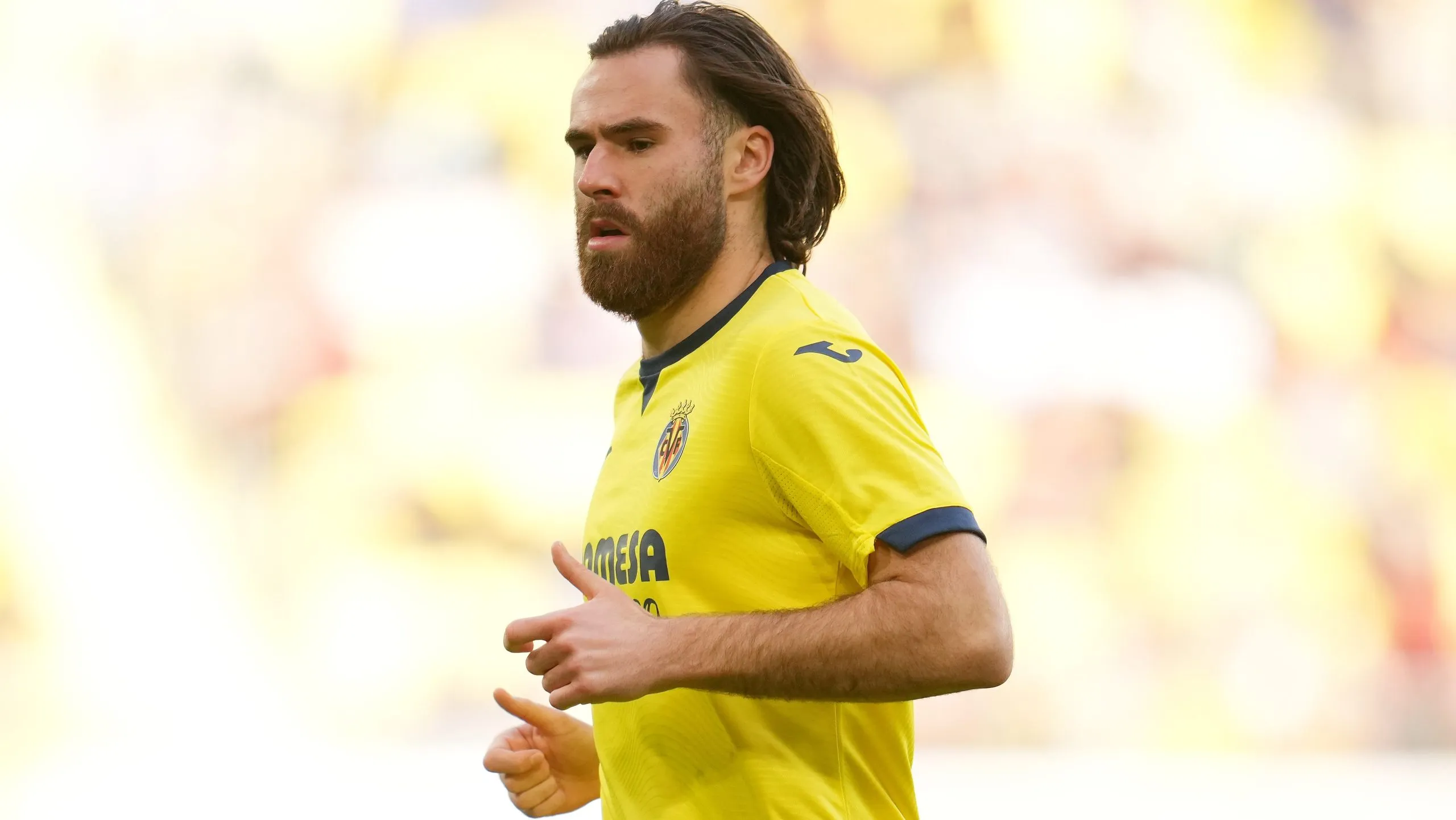 Ben Brereton jugando para Villarreal en La Liga frente a Osasuna