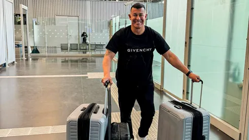 Jorge Almirón llegó a Chile haciéndole un cariño a los hinchas de Colo Colo