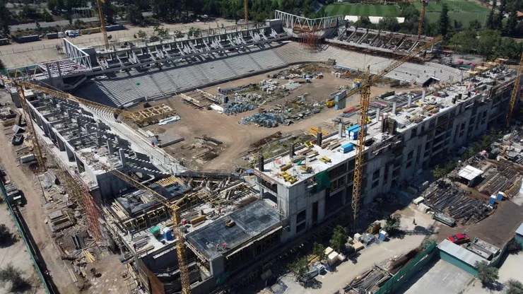 Universidad Católica avanza firme en su nuevo reducto.
