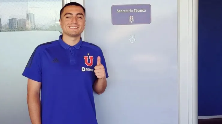 Universidad de Chile recibió a dos pasantes desde La Pizarra del DT y tuvieron activa participación en la búsqueda de incorporaciones. En la imagen aparece Javier Tobar.