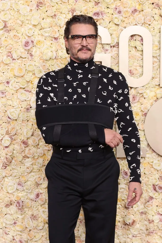 Pedro Pascal en la alfombra roja de los Globos de Oro 2024 este domingo 7 de enero – Getty Images